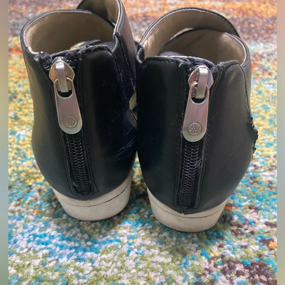 Adrienne Vittadini Black Sport Sandals - Picture 5 of 8
